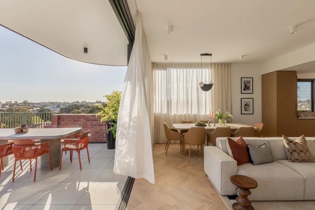 westresidencepenthouse.woodpecker.wr-7